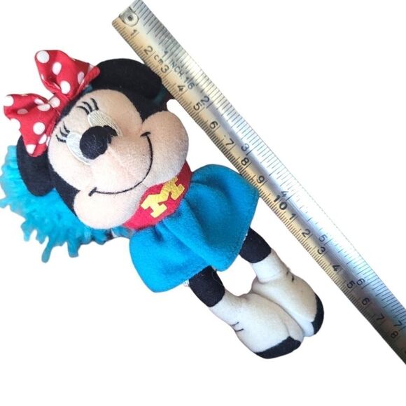Disney Minnie Mouse Cheerleader Magnetic 6" Mini Plush - Picture 4 of 4